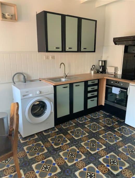 Agreable Maison De Ville Avec Cour Privative Au Coeur Du Chablisien Maligny Extérieur photo