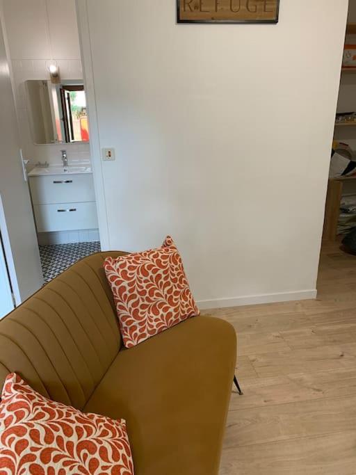 Agreable Maison De Ville Avec Cour Privative Au Coeur Du Chablisien Maligny Extérieur photo