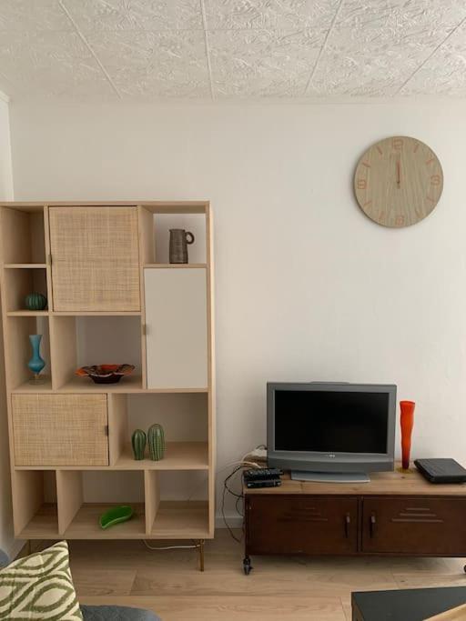 Agreable Maison De Ville Avec Cour Privative Au Coeur Du Chablisien Maligny Extérieur photo